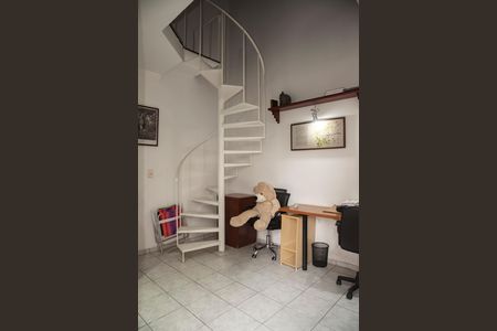 Casa à venda com 320m², 5 quartos e 4 vagasEdícula - Sala