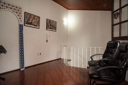 Casa à venda com 320m², 5 quartos e 4 vagasEdícula - Suíte
