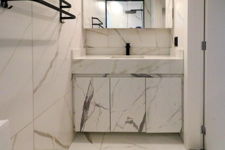 Apartamento à venda com 126m², 2 quartos e 2 vagasBanheiro da Suíte 1