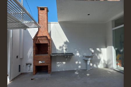 Casa à venda com 82m², 2 quartos e 2 vagasChurrasqueira