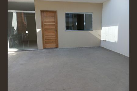 Casa à venda com 82m², 2 quartos e 2 vagasGaragem