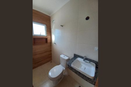 Casa à venda com 82m², 2 quartos e 2 vagasBanheiro