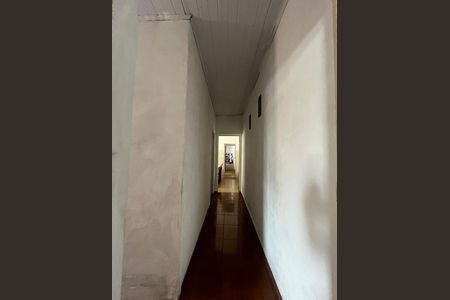 Casa à venda com 100m², 2 quartos e 2 vagasCorredor