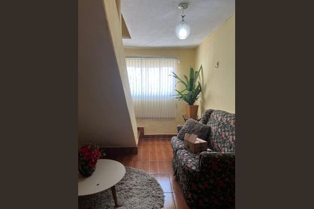 Casa à venda com 100m², 2 quartos e 2 vagasSala