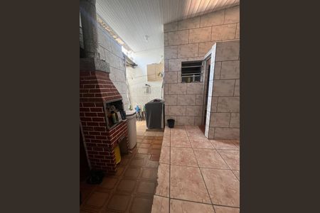 Casa à venda com 100m², 2 quartos e 2 vagasChurrasqueira