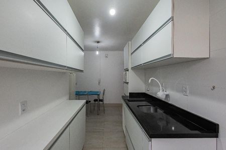 Cozinha de apartamento à venda com 3 quartos, 104m² em Petrópolis, Porto Alegre
