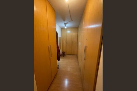 Apartamento à venda com 298m², 4 quartos e 3 vagasQuarto