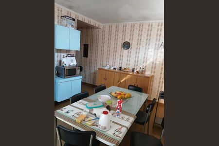 Casa à venda com 165m², 3 quartos e 4 vagas Casa à venda com 165m², 3 quartos e 4 vagasCozinha