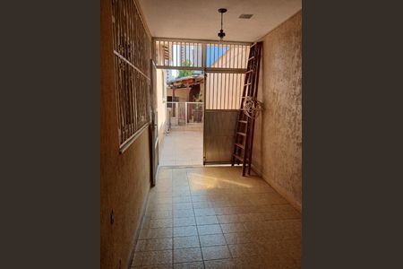 Casa à venda com 165m², 3 quartos e 4 vagas Casa à venda com 165m², 3 quartos e 4 vagasQuintal