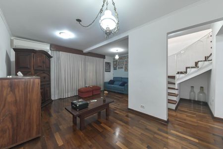 Casa para alugar com 180m², 3 quartos e 2 vagasSala