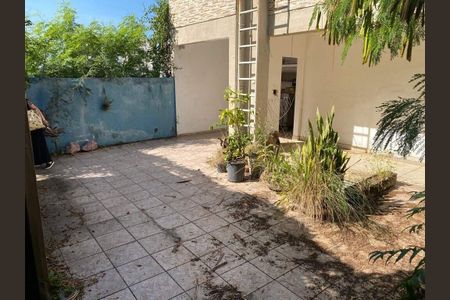Casa à venda com 349m², 4 quartos e 1 vaga