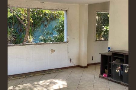 Casa à venda com 349m², 4 quartos e 1 vaga