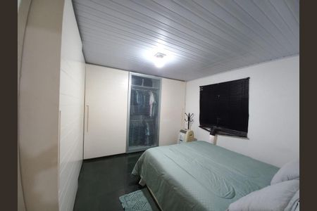 Casa à venda com 309m², 5 quartos e 2 vagasQuarto