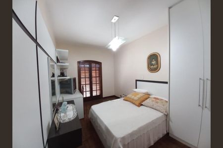 Casa à venda com 309m², 5 quartos e 2 vagasQuarto