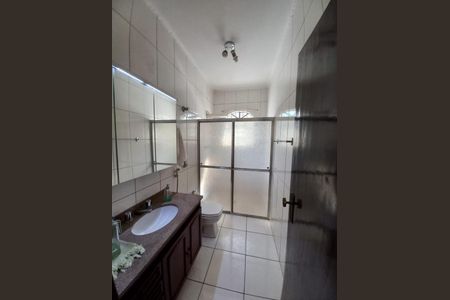 Casa à venda com 309m², 5 quartos e 2 vagasBanheiro