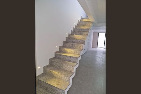 Casa à venda com 108m², 3 quartos e 2 vagasSala