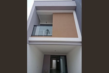 Casa à venda com 108m², 3 quartos e 2 vagasFrente