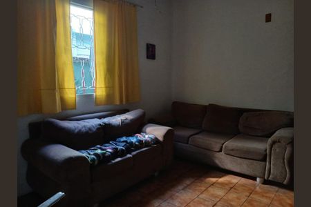 Casa à venda com 211m², 4 quartos e 2 vagas Casa à venda com 211m², 4 quartos e 2 vagasQuarto