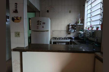 Casa à venda com 211m², 4 quartos e 2 vagas Casa à venda com 211m², 4 quartos e 2 vagasCozinha