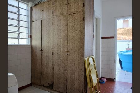 Casa à venda com 211m², 4 quartos e 2 vagas Casa à venda com 211m², 4 quartos e 2 vagasLavanderia