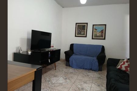 Casa à venda com 211m², 4 quartos e 2 vagas Casa à venda com 211m², 4 quartos e 2 vagasSala