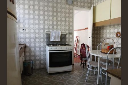 Casa à venda com 211m², 4 quartos e 2 vagas Casa à venda com 211m², 4 quartos e 2 vagasCozinha