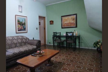 Casa à venda com 211m², 4 quartos e 2 vagas Casa à venda com 211m², 4 quartos e 2 vagasSala