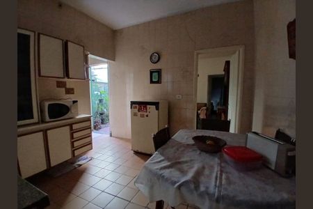 Casa à venda com 211m², 4 quartos e 2 vagas Casa à venda com 211m², 4 quartos e 2 vagasCozinha