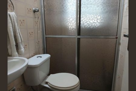 Casa à venda com 211m², 4 quartos e 2 vagas Casa à venda com 211m², 4 quartos e 2 vagasBanheiro