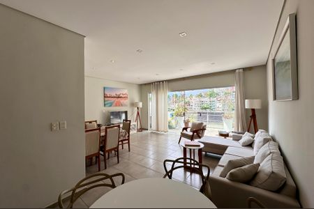 Apartamento à venda com 450m², 6 quartos e sem vaga Apartamento à venda com 450m², 6 quartos e sem vagaCorredor