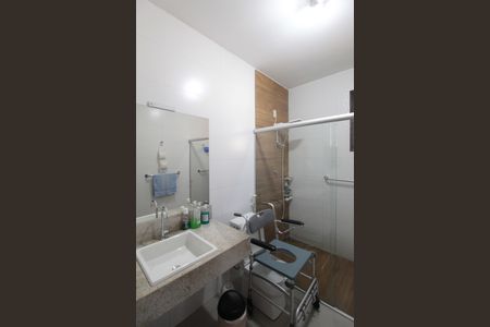 Casa à venda com 249m², 3 quartos e 4 vagasBanheiro Social