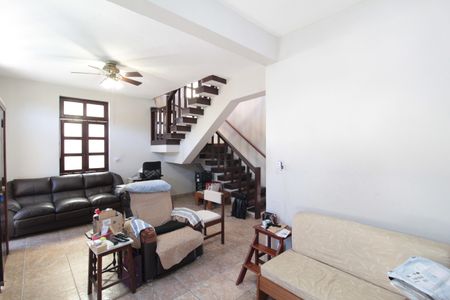 Casa à venda com 249m², 3 quartos e 4 vagasSala