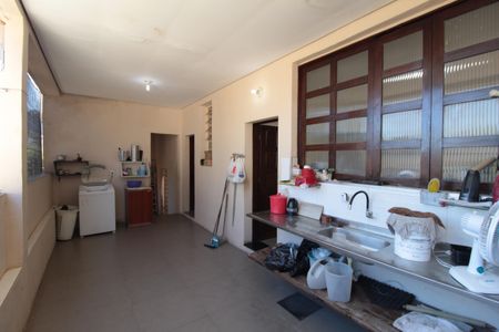 Casa à venda com 249m², 3 quartos e 4 vagasLavanderia