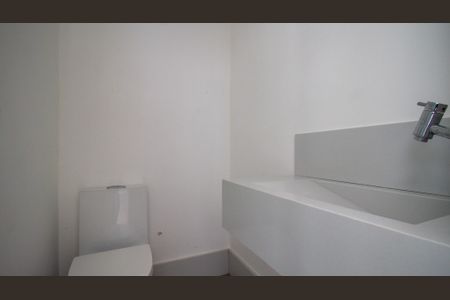 Casa à venda com 330m², 5 quartos e 2 vagasLavabo da Área Gourmet