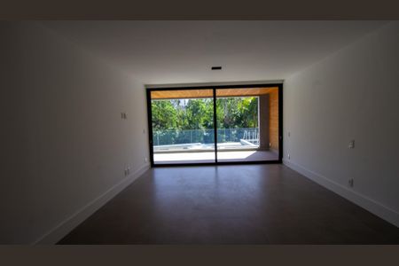 Casa à venda com 330m², 5 quartos e 2 vagasSuíte 1