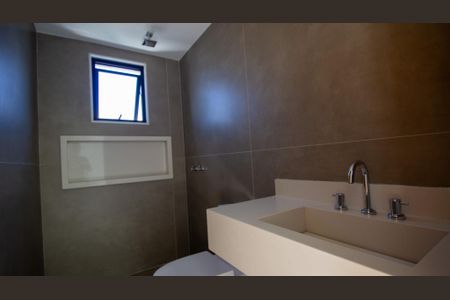 Casa à venda com 330m², 5 quartos e 2 vagasBanheiro do Sotão