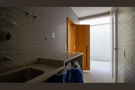 Casa à venda com 330m², 5 quartos e 2 vagasÁrea de Serviço