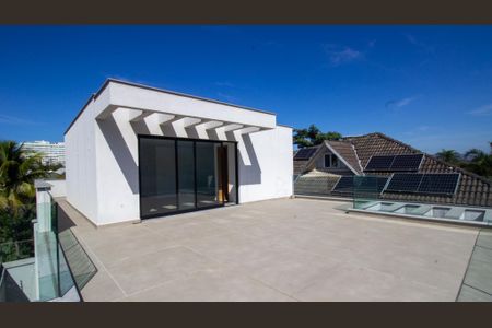 Casa à venda com 330m², 5 quartos e 2 vagasTerraço