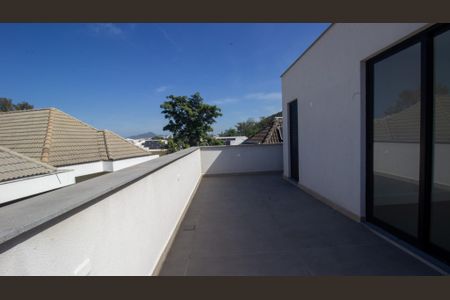 Casa à venda com 330m², 5 quartos e 2 vagasTerraço