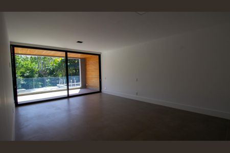 Casa à venda com 330m², 5 quartos e 2 vagasSuíte 1