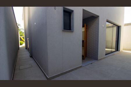 Casa à venda com 330m², 5 quartos e 2 vagasÁrea de Serviço