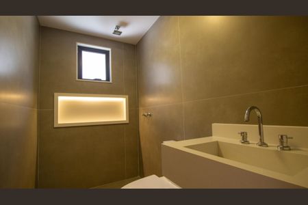 Casa à venda com 330m², 5 quartos e 2 vagasBanheiro da Suíte 2