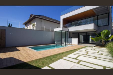 Casa à venda com 330m², 5 quartos e 2 vagasQuintal