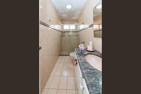 Casa à venda com 440m², 4 quartos e 5 vagasBanheiro da Suíte