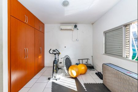 Casa à venda com 440m², 4 quartos e 5 vagasQuarto 