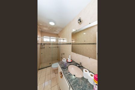 Casa à venda com 440m², 4 quartos e 5 vagasBanheiro da Suíte