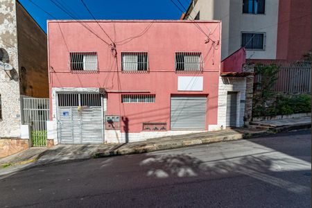 Casa à venda com 440m², 4 quartos e 5 vagasFachada