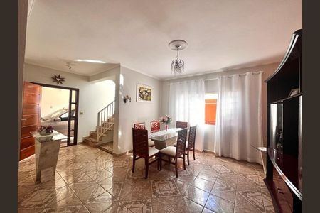 Casa para alugar com 196m², 3 quartos e 1 vagaSala