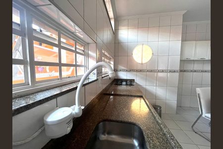 Casa para alugar com 196m², 3 quartos e 1 vagaCozinha