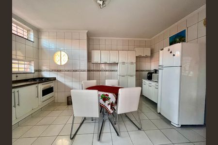 Casa para alugar com 196m², 3 quartos e 1 vagaCozinha